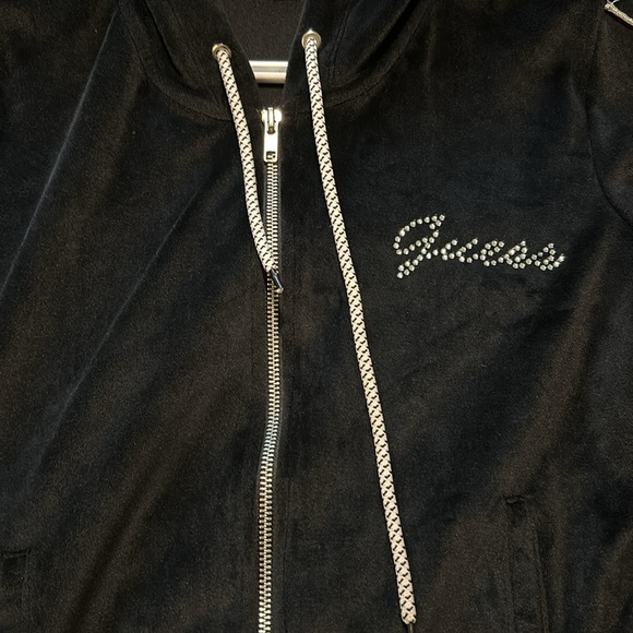 Nwot. Guess sweatshirt jacket - Picture 5 of 8